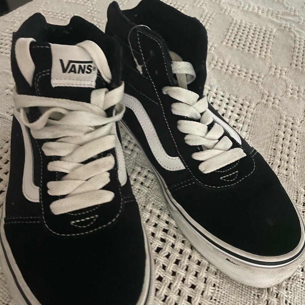 Men Vans size 9